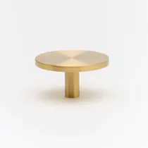 Lo & Co Paige Knob Brass