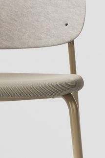 Devorm Hale Pet Felt Bar Stool