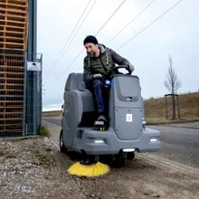 Kärcher Vacuum Sweeper Km 100/120 R Bp Pack Li+fc