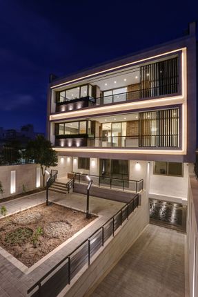 Apartment No. 04