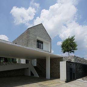Knikno House
