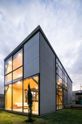 RETOÑOS HOUSE