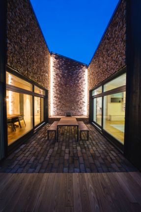 Zeb Pilot House – Raman