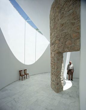 Funeral Parlor By Muñoz Miranda Architects