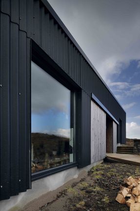 Black House In Highland
