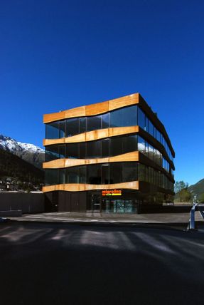 Commercial Building Islas
