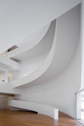 Iberê Camargo Foundation: Standards And Variations