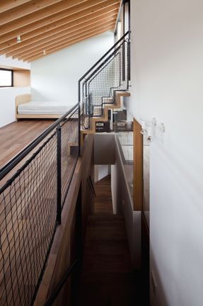 Concave Roof House No.2