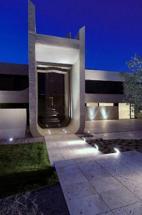 Three Level House In Madrid
