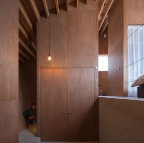 One-Room Residence of 5 Layers