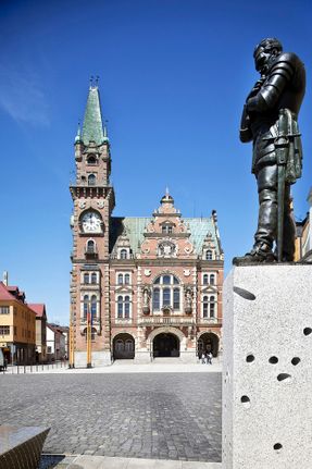 Reconstruction of the Square in Frydlant
