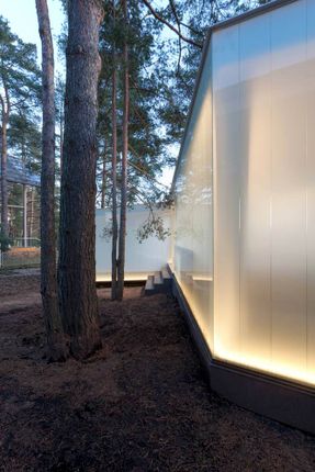 2071 Gazebo