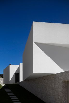 Brunhais House