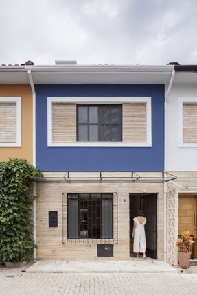 Vila House