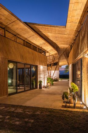 Traversa House