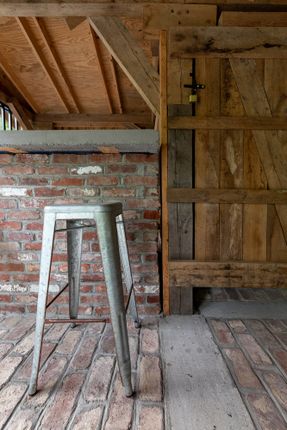 Perch 2.0: Oak Shelter in the Woods