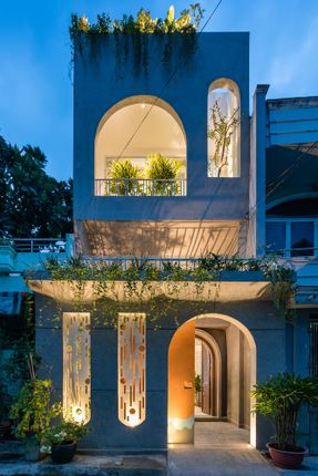 V House