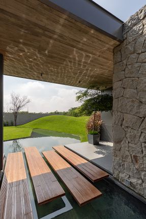 6M House