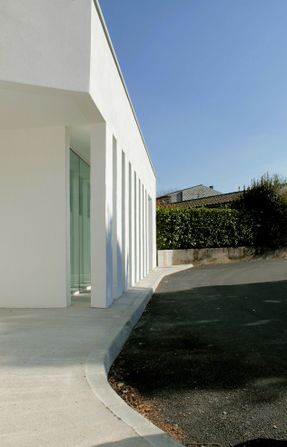 Reconstruction of the the Ederly People Association / Nicolas San Architecte