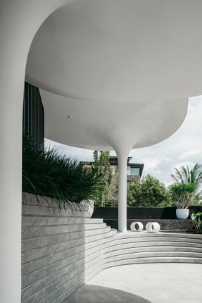 Stiletto House