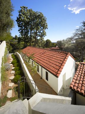 Morgan Phoa Library and Residence