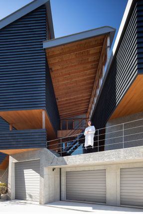 Nishiji Gallery And Office