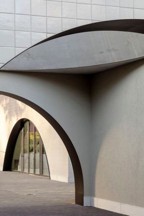Pasodoble Housing