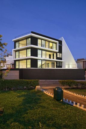 Vertical House