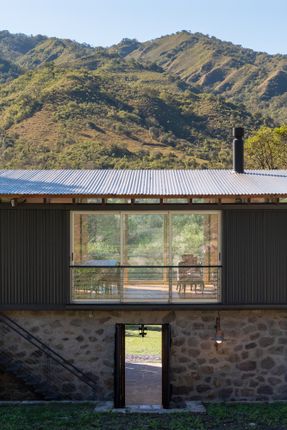 Las Caballerizas House
