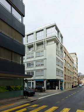 Raising of a Honegger Brothers Building