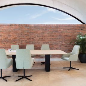 Andreu World Status ME02003 Conference Tables