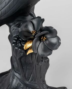 Lladro Toucan Sculpture. Black-gold. Limited Edition