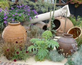 Capital garden Beehive Jar Panter