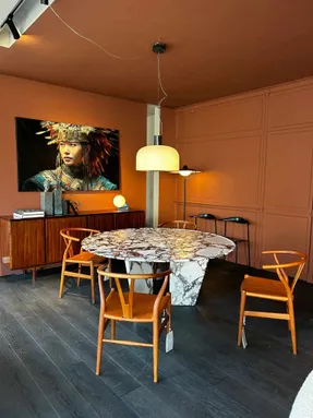 Kreoo Queen Table