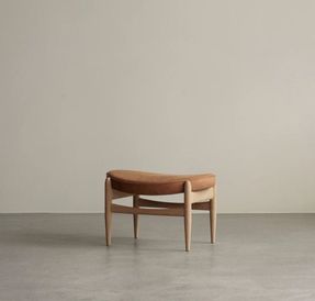 Audo Elizabeth Ottoman