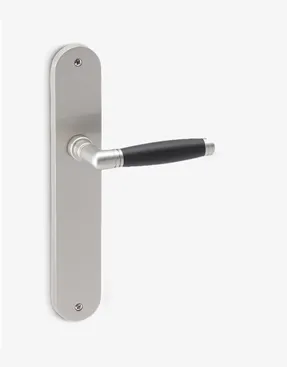 Groel Chérie Lever Handle Set On An Oval Backplate