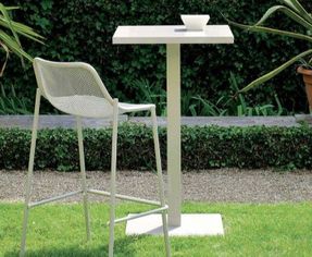 Emu Round Stackable Sunbed