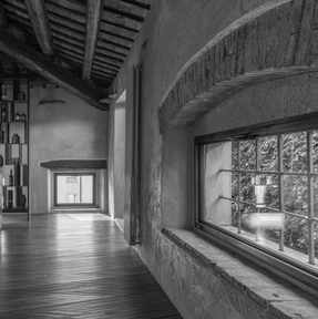 Aria29 Luxury Loft Horizontally Pivoted Window