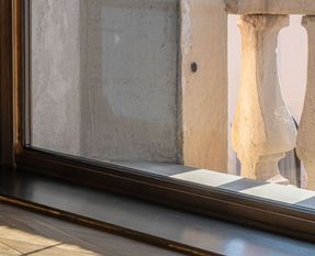 Aria29 Luxury Loft Horizontally Pivoted Window