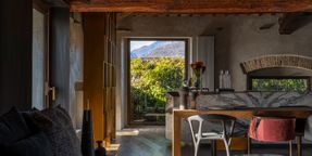 Aria29 Luxury Loft Horizontally Pivoted Window