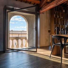 Aria29 Luxury Loft Horizontally Pivoted Window