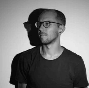 Peruse guillotine Mirror