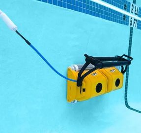 Maytronics Dolphin 2x2 Pool Cleaner