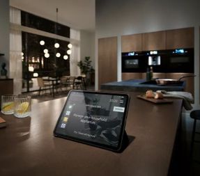 Siemens Iq700 Built-in Oven With Added Steam And Microwave Function 60 X 60 Cm Black
