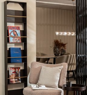 Dome Deco Post Magazine Rack