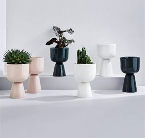 Iittala Plant Pot Beige Stemmed S High