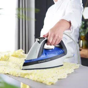 Russell Hobbs Easy Store Pro Wrap & Clip Iron