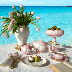 Villari Tulip Tea Pot - Pink & White