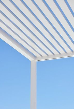 Gandia Blasco Elevated Daybed Fixed Slats