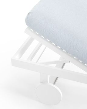 Gandiablasco DNA Chaise Lounge